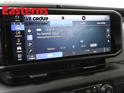 Used 2025 Jeep Wrangler Unlimited Sahara AWD/4WD image 19