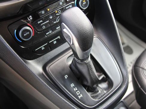 Used 2023 Ford Transit Connect XL FWD image 34