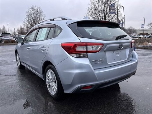 Used 2018 Subaru Impreza 2.0i Premium image 9