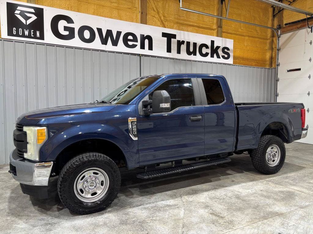 Used 2017 Ford F250 XL w/ Power Equipment Group AWD/4WD image 4