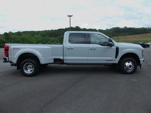 New 2026 Ford F350 Platinum AWD/4WD image 2