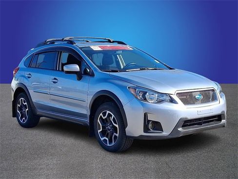 Used 2017 Subaru Crosstrek 2.0i Premium w/ Moonroof Package image 3