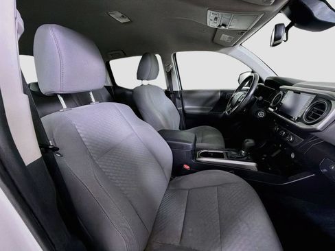 Used 2020 Toyota Tacoma SR5 RWD image 27