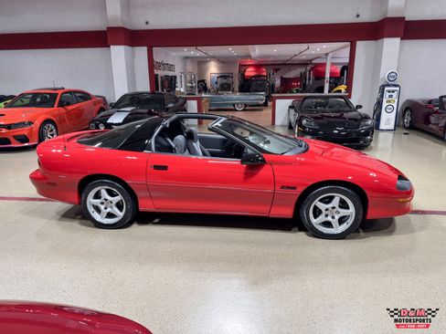 Used 1994 Chevrolet Camaro Z28 RWD image 6