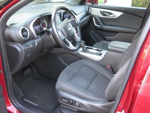 Used 2019 Chevrolet Blazer LT FWD image 12