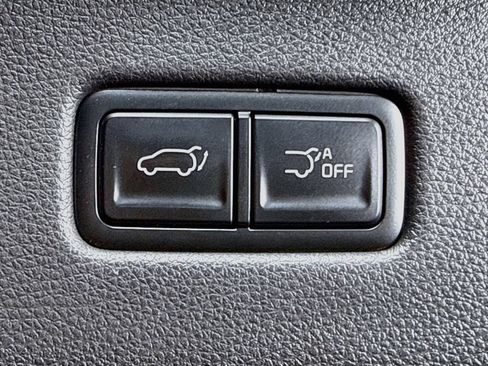 Used 2025 Kia Carnival EX FWD image 34