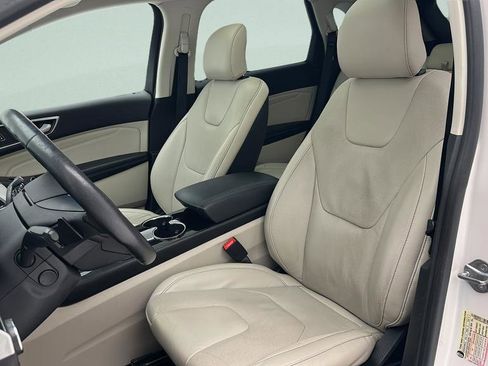 Used 2016 Ford Edge Titanium w/ Equipment Group 302A AWD/4WD image 16