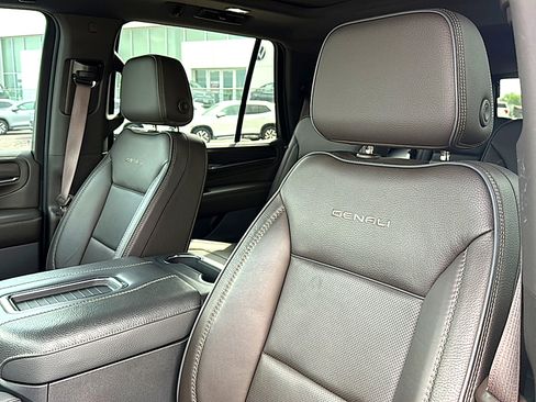 Used 2022 GMC Yukon Denali AWD/4WD image 14