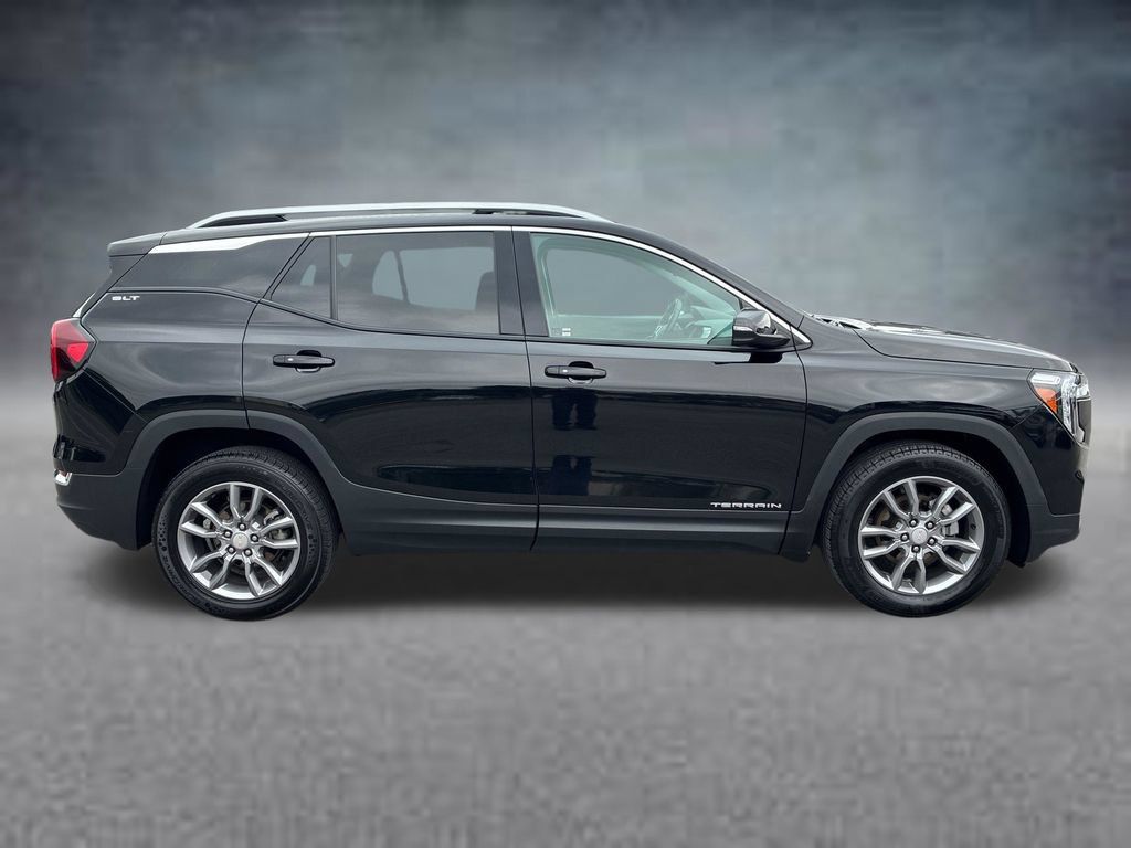 Used 2024 GMC Terrain SLT AWD/4WD image 7