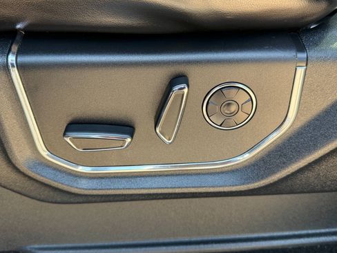 Used 2018 Ford F150 Platinum w/ Equipment Group 701A Luxury AWD/4WD image 25