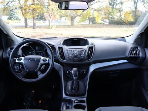 Used 2014 Ford Escape SE image 16
