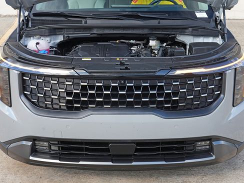 Used 2025 Kia Carnival SX Prestige FWD image 8