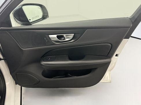 Used 2025 Volvo S60 B5 Core image 34