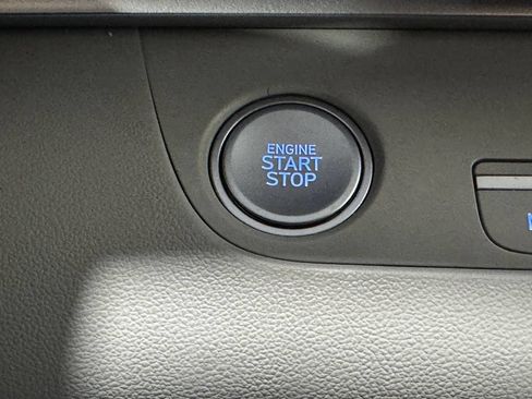 Used 2025 Hyundai Elantra Limited FWD image 37