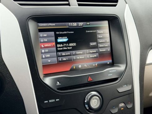 Used 2015 Ford Explorer XLT w/ Equipment Group 202A image 11