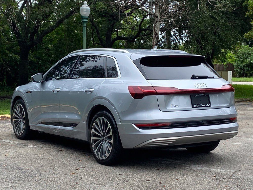 Used 2019 Audi e-tron Prestige w/ Prestige Package AWD/4WD image 5