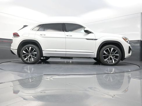 New 2026 Volkswagen Atlas Cross Sport SEL Premium R-Line AWD/4WD image 28