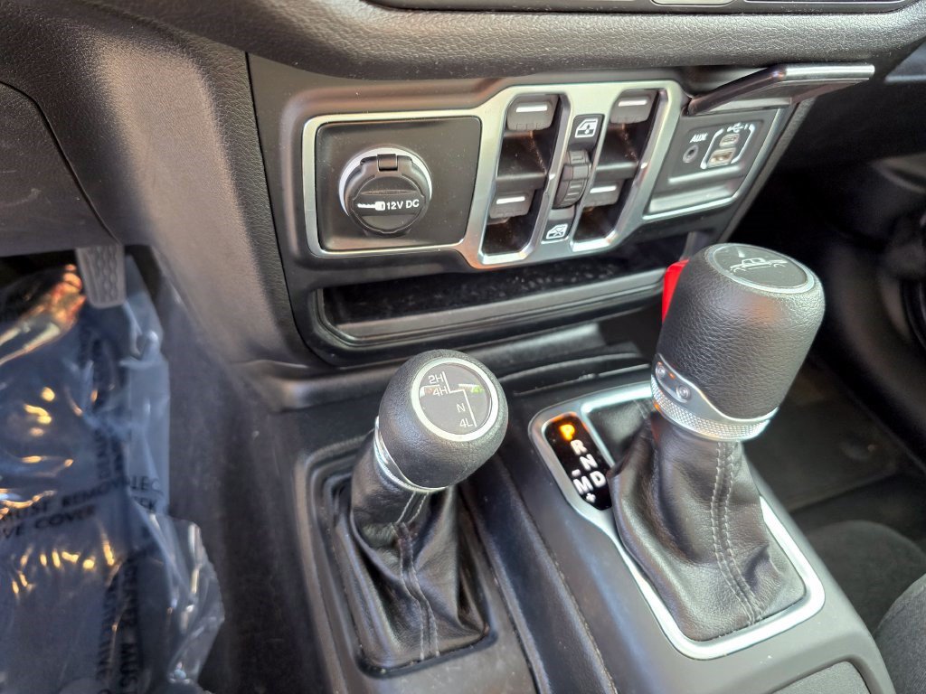 Used 2025 Jeep Gladiator Sport AWD/4WD image 28