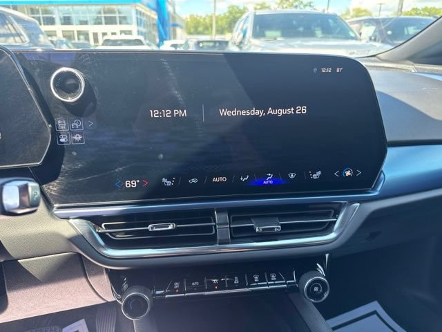Used 2025 Chevrolet Equinox EV LT w/ Convenience Package FWD image 17