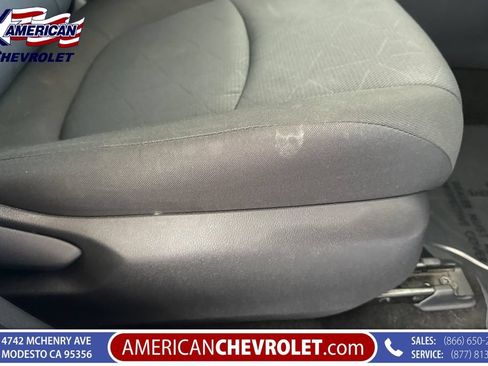 Used 2025 Toyota RAV4 XLE FWD image 24
