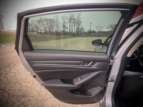 Used 2020 Honda Accord Touring image 23