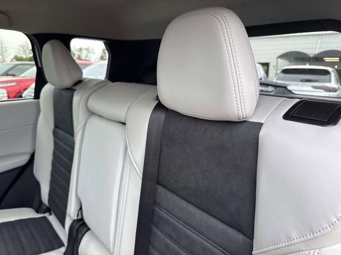 New 2026 Mitsubishi Outlander SE image 13