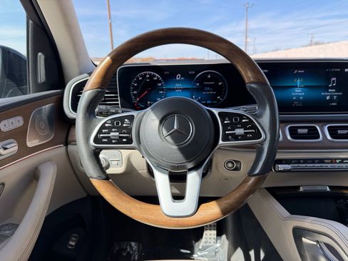 Used 2020 Mercedes-Benz GLS 580 4MATIC image 12