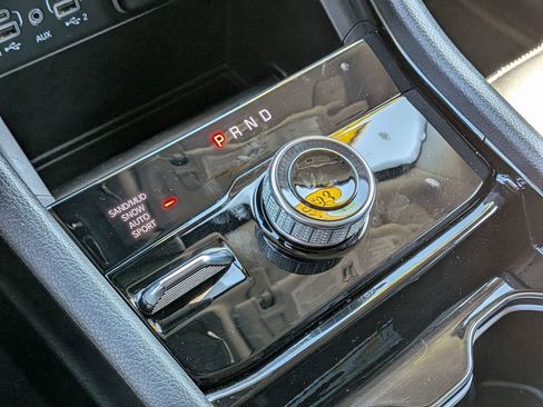 Certified 2023 Jeep Grand Cherokee Limited w/ Black Appearance Package image 17