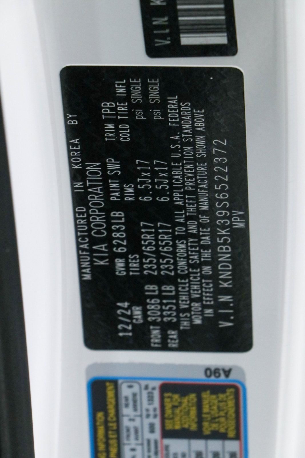 Used 2025 Kia Carnival FWD image 33