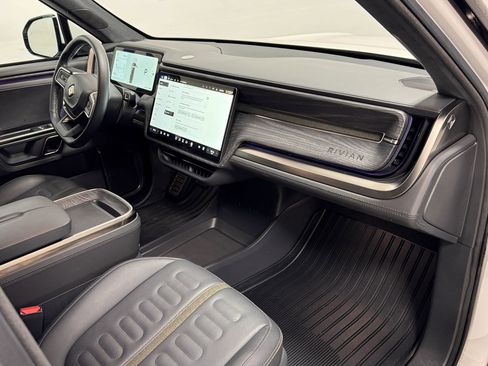 Used 2022 Rivian R1T Adventure image 11