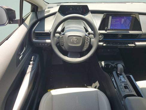 Used 2026 Toyota Prius XLE FWD image 12