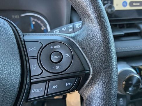 Used 2025 Toyota RAV4 LE AWD/4WD image 19