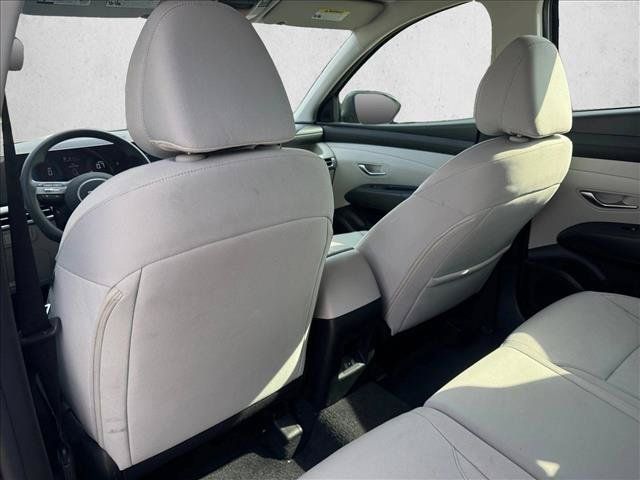 Used 2025 Hyundai Tucson SE FWD image 15