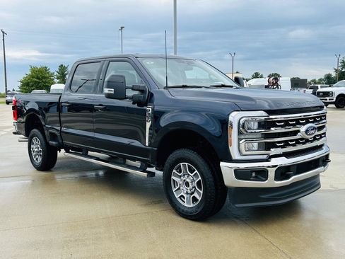Used 2025 Ford F350 Lariat AWD/4WD image 2