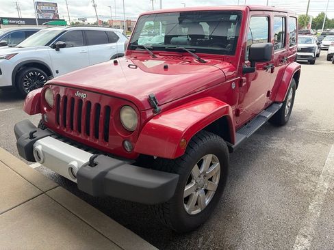 Used 2014 Jeep Wrangler Unlimited Sahara w/ Trailer Tow Group AWD/4WD image 3