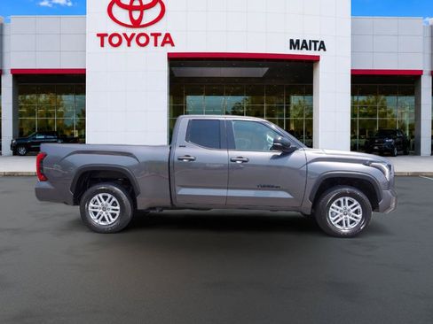 Used 2022 Toyota Tundra SR5 w/ SR5 Premium Package AWD/4WD image 2