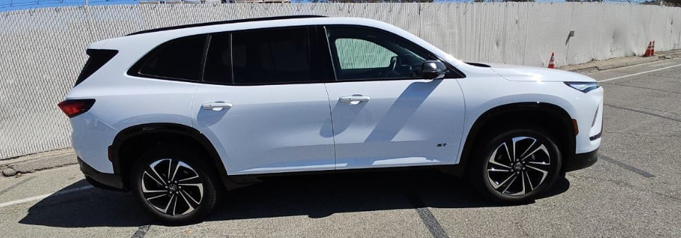Used 2026 Buick Enclave Sport Touring AWD/4WD image 6