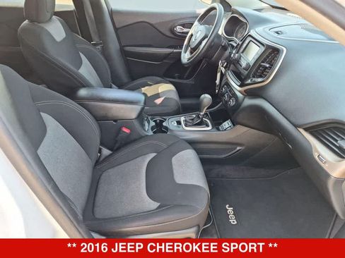 Used 2016 Jeep Cherokee Sport FWD image 20