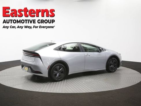 Used 2025 Toyota Prius LE FWD image 40