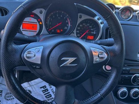 Used 2010 Nissan 370Z Touring w/ Sport Pkg image 18