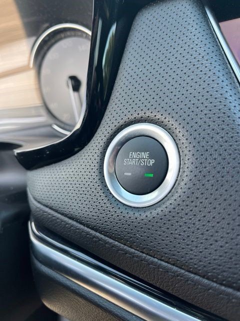 Certified 2025 Cadillac XT5 Premium Luxury FWD image 21