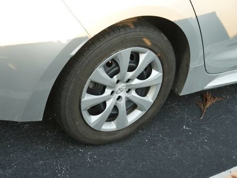 Used 2024 Toyota Corolla LE FWD image 8