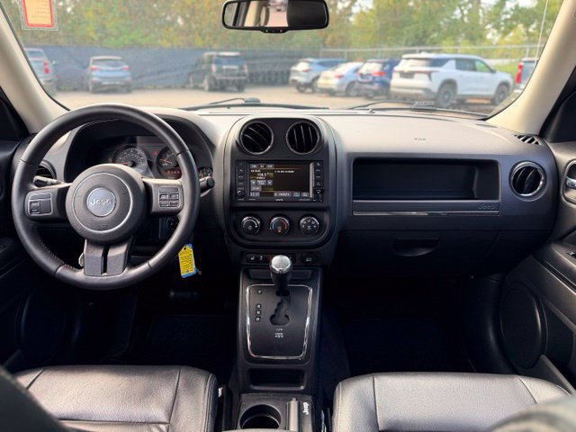 Used 2017 Jeep Patriot High Altitude AWD/4WD image 16