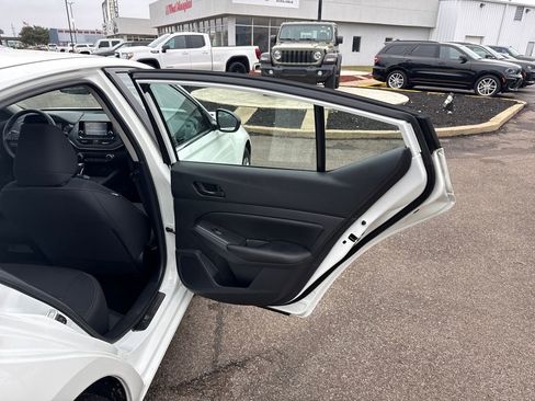 Used 2024 Nissan Altima 2.5 S image 31