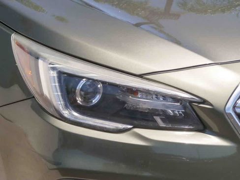 Used 2019 Subaru Outback 2.5i Limited w/ Popular Package #2 AWD/4WD image 4