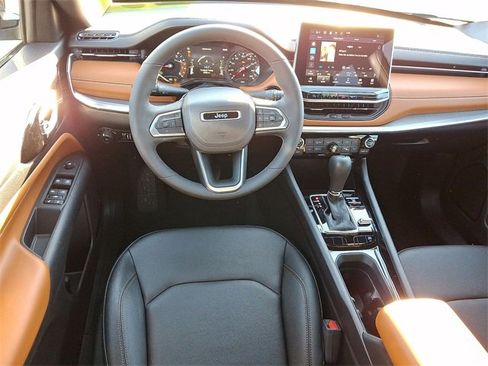 Used 2024 Jeep Compass Limited image 21