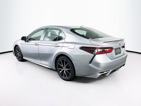 Used 2024 Toyota Camry SE FWD image 5