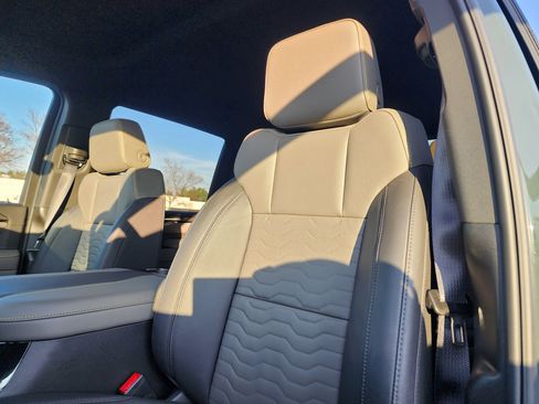 New 2026 Chevrolet Silverado 2500 ZR2 image 10