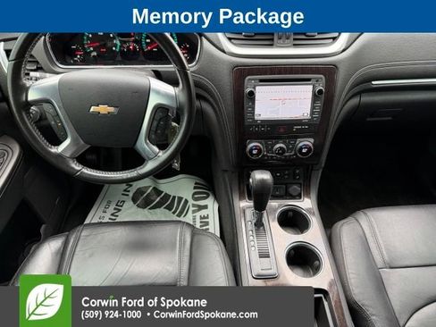 Used 2017 Chevrolet Traverse LT AWD/4WD image 3