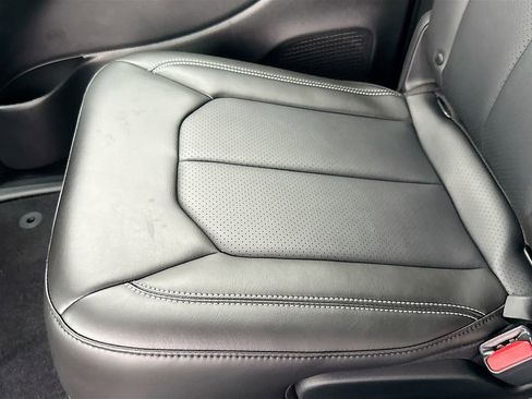 New 2026 Chrysler Pacifica Select image 27